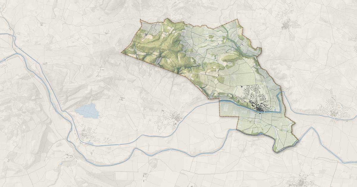 Portrait cartographique de Paraza : relief, eau, forêts, bâti et voies, calculés à partir des données de l'IGN