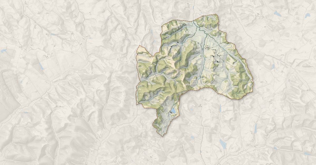 Portrait cartographique de Plavilla : relief, eau, forêts, bâti et voies, calculés à partir des données de l'IGN