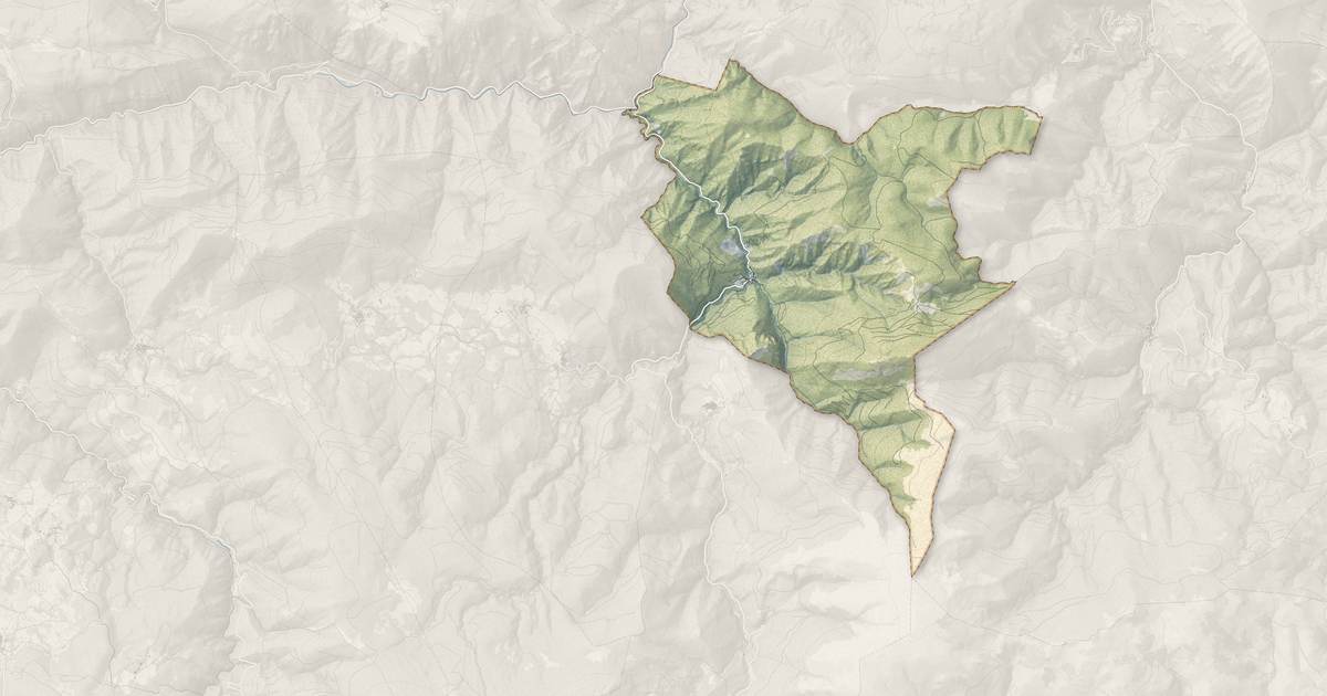 Portrait cartographique de Sainte-Colombe-sur-Guette : relief, eau, forêts, bâti et voies, calculés à partir des données de l'IGN