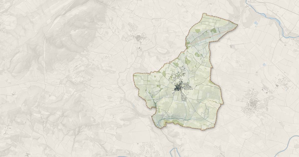 Portrait cartographique de Sainte-Valière : relief, eau, forêts, bâti et voies, calculés à partir des données de l'IGN