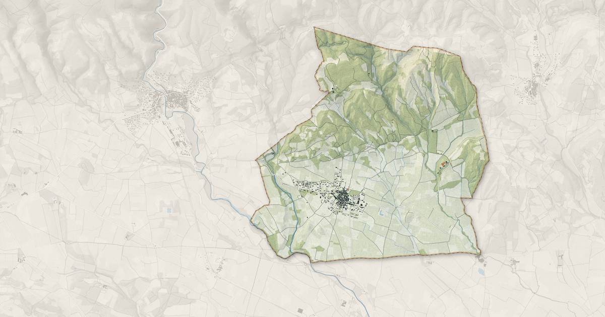Portrait cartographique de Trausse : relief, eau, forêts, bâti et voies, calculés à partir des données de l'IGN