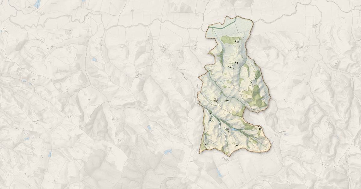 Portrait cartographique de Villautou : relief, eau, forêts, bâti et voies, calculés à partir des données de l'IGN