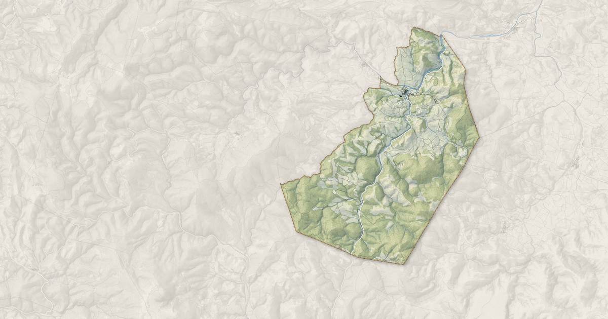 Portrait cartographique de Villeneuve-les-Corbières : relief, eau, forêts, bâti et voies, calculés à partir des données de l'IGN