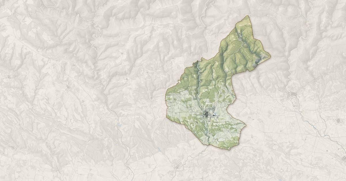 Portrait cartographique de Villeneuve-Minervois : relief, eau, forêts, bâti et voies, calculés à partir des données de l'IGN