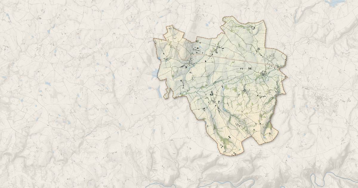 Portrait cartographique de Anglars-Saint-Félix : relief, eau, forêts, bâti et voies, calculés à partir des données de l'IGN