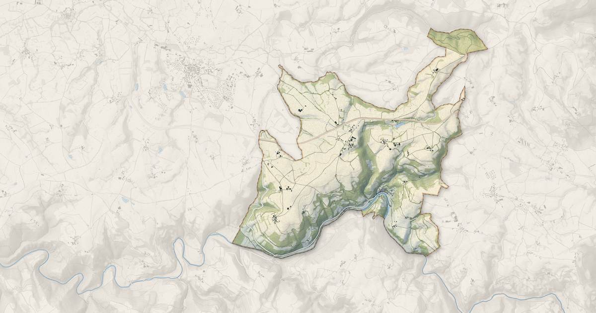 Portrait cartographique de Belcastel : relief, eau, forêts, bâti et voies, calculés à partir des données de l'IGN