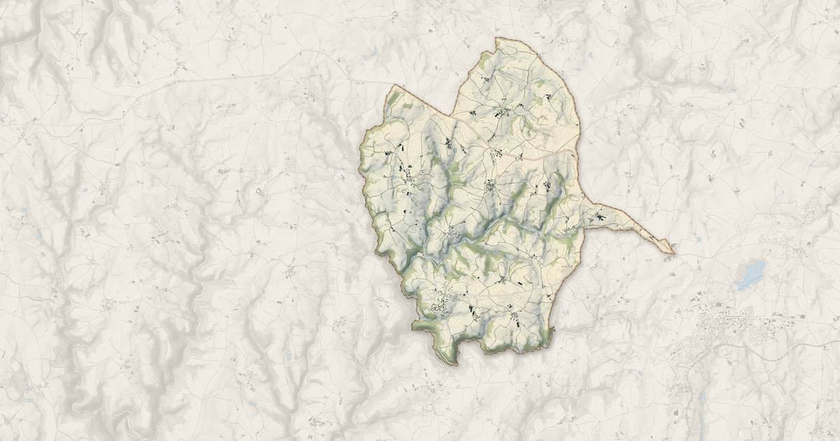 Portrait cartographique de Boussac : relief, eau, forêts, bâti et voies, calculés à partir des données de l'IGN