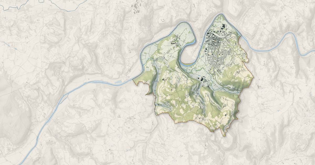Portrait cartographique de Capdenac-Gare : relief, eau, forêts, bâti et voies, calculés à partir des données de l'IGN