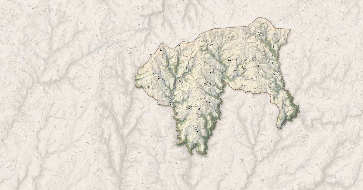 Portrait cartographique de Castanet : relief, eau, forêts, bâti et voies, calculés à partir des données de l'IGN