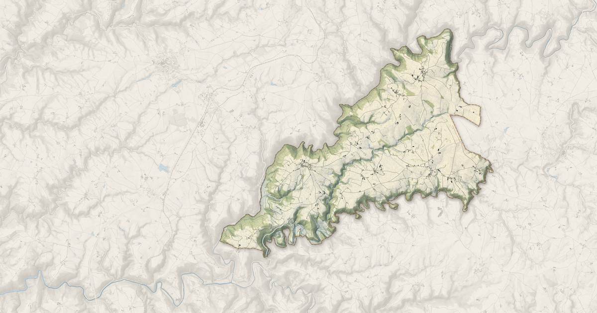 Portrait cartographique de Centrès : relief, eau, forêts, bâti et voies, calculés à partir des données de l'IGN