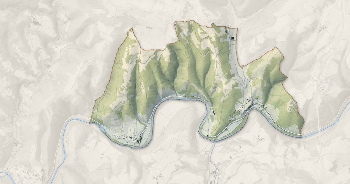 Portrait cartographique de Comprégnac : relief, eau, forêts, bâti et voies, calculés à partir des données de l'IGN