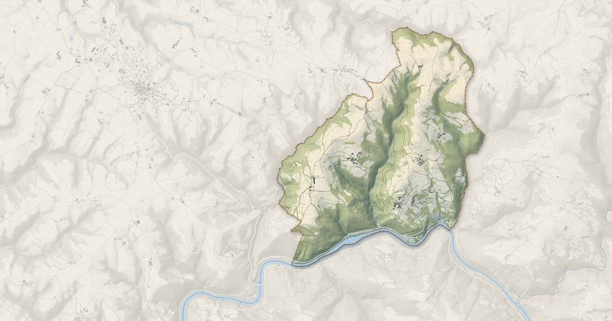 Portrait cartographique de Connac : relief, eau, forêts, bâti et voies, calculés à partir des données de l'IGN