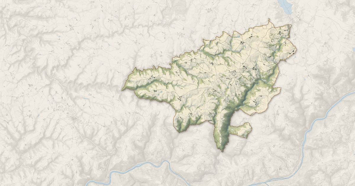 Portrait cartographique de Lestrade-et-Thouels : relief, eau, forêts, bâti et voies, calculés à partir des données de l'IGN