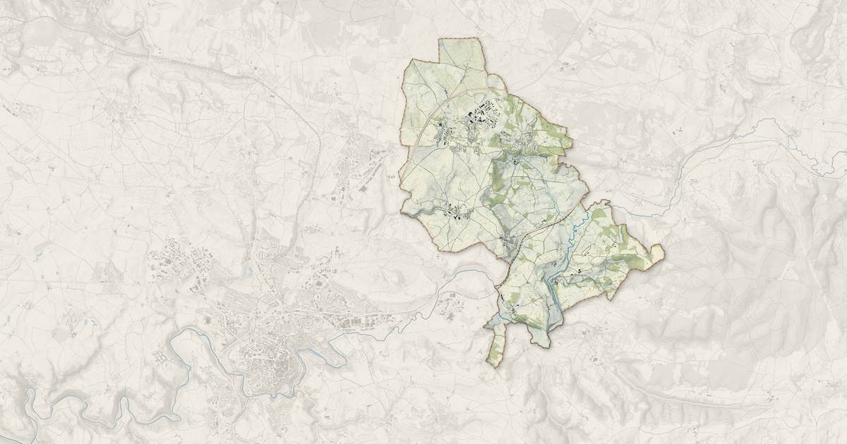Portrait cartographique de La Loubière : relief, eau, forêts, bâti et voies, calculés à partir des données de l'IGN