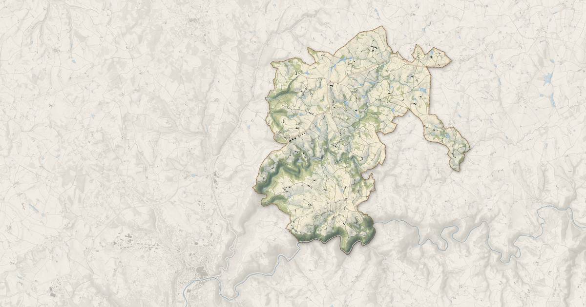 Portrait cartographique de Maleville : relief, eau, forêts, bâti et voies, calculés à partir des données de l'IGN