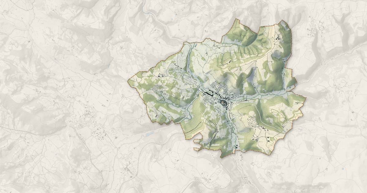 Portrait cartographique de Marcillac-Vallon : relief, eau, forêts, bâti et voies, calculés à partir des données de l'IGN