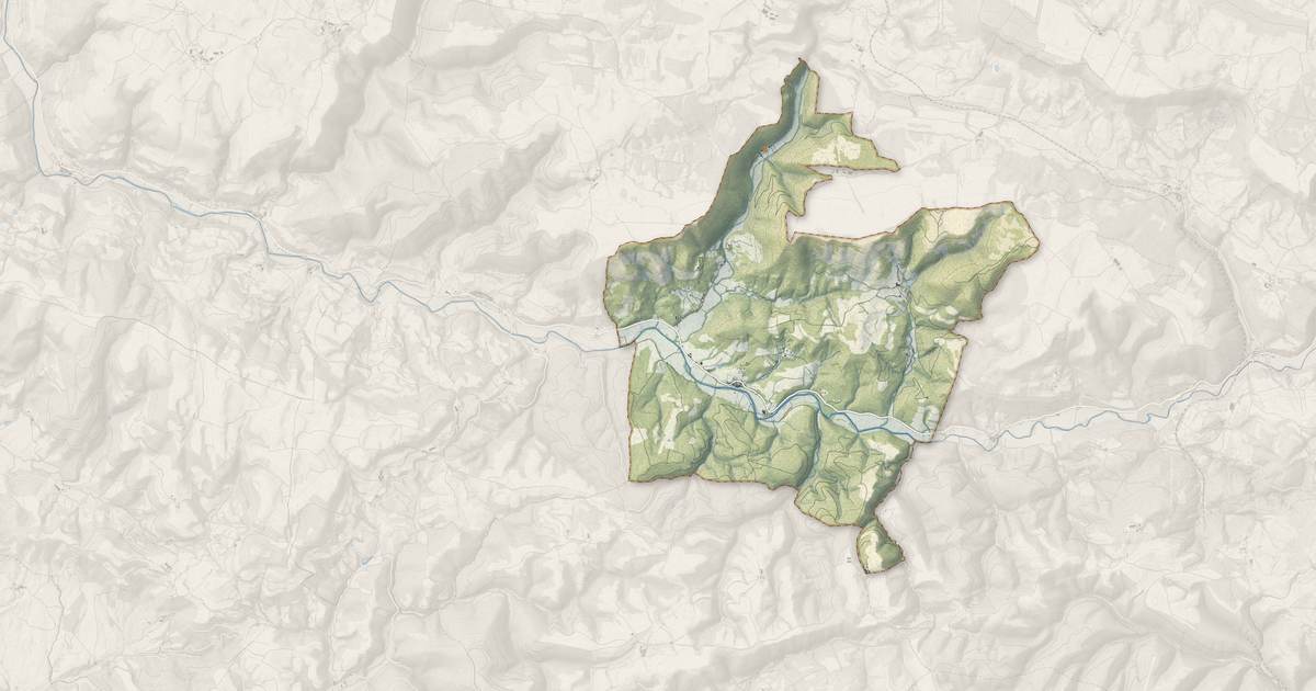 Portrait cartographique de Marnhagues-et-Latour : relief, eau, forêts, bâti et voies, calculés à partir des données de l'IGN