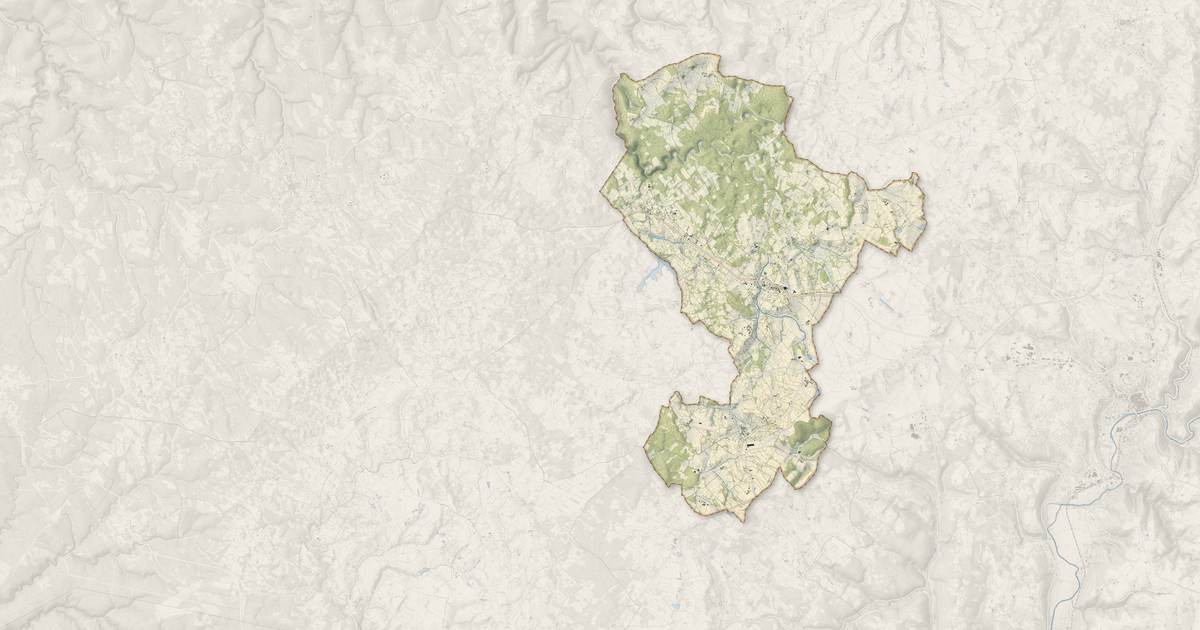 Portrait cartographique de Martiel : relief, eau, forêts, bâti et voies, calculés à partir des données de l'IGN