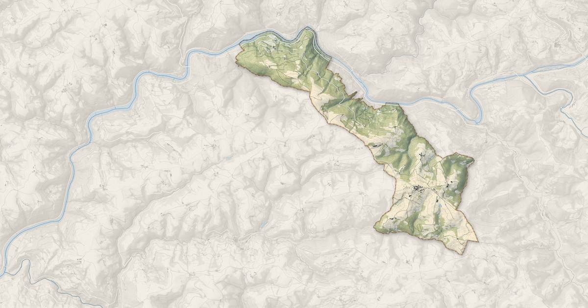 Portrait cartographique de Montclar : relief, eau, forêts, bâti et voies, calculés à partir des données de l'IGN