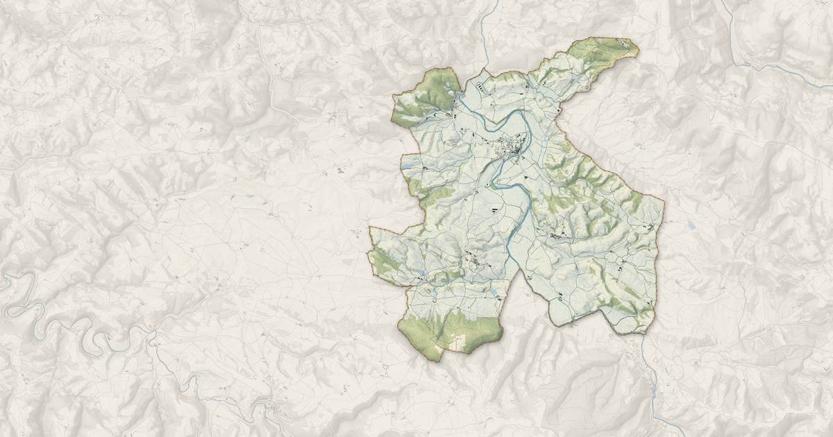 Portrait cartographique de Montlaur : relief, eau, forêts, bâti et voies, calculés à partir des données de l'IGN