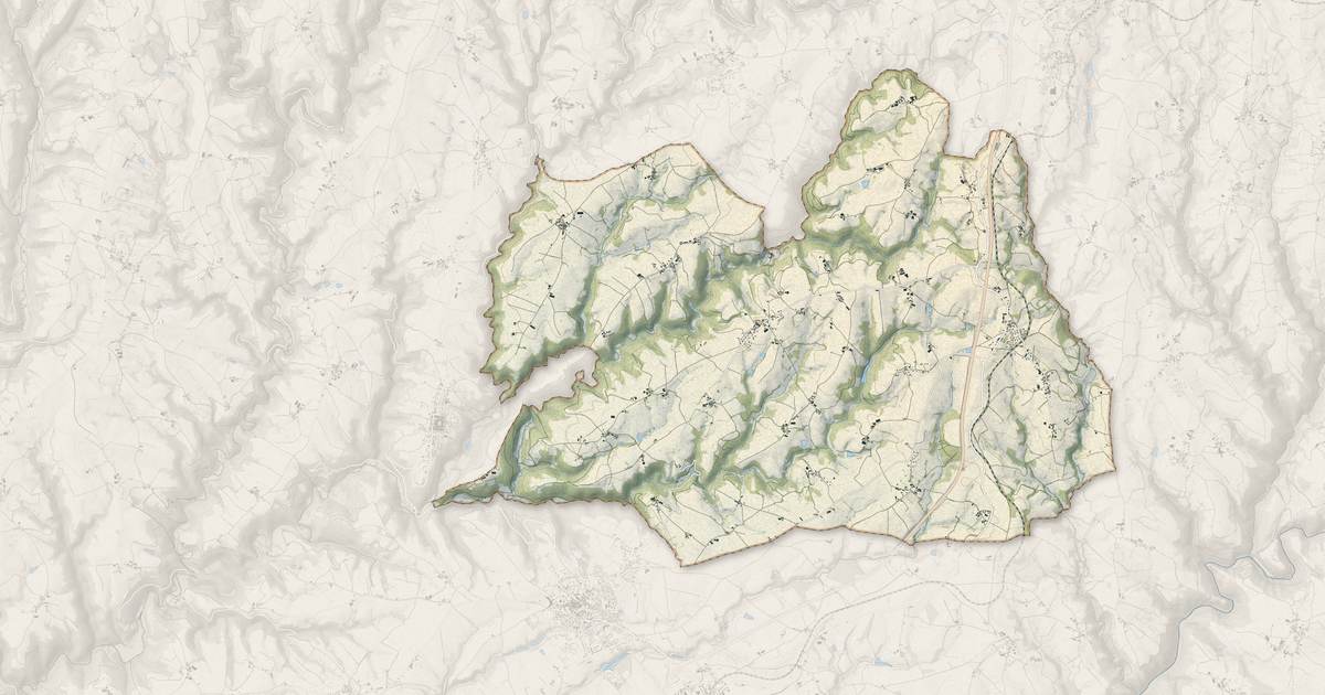 Portrait cartographique de Quins : relief, eau, forêts, bâti et voies, calculés à partir des données de l'IGN