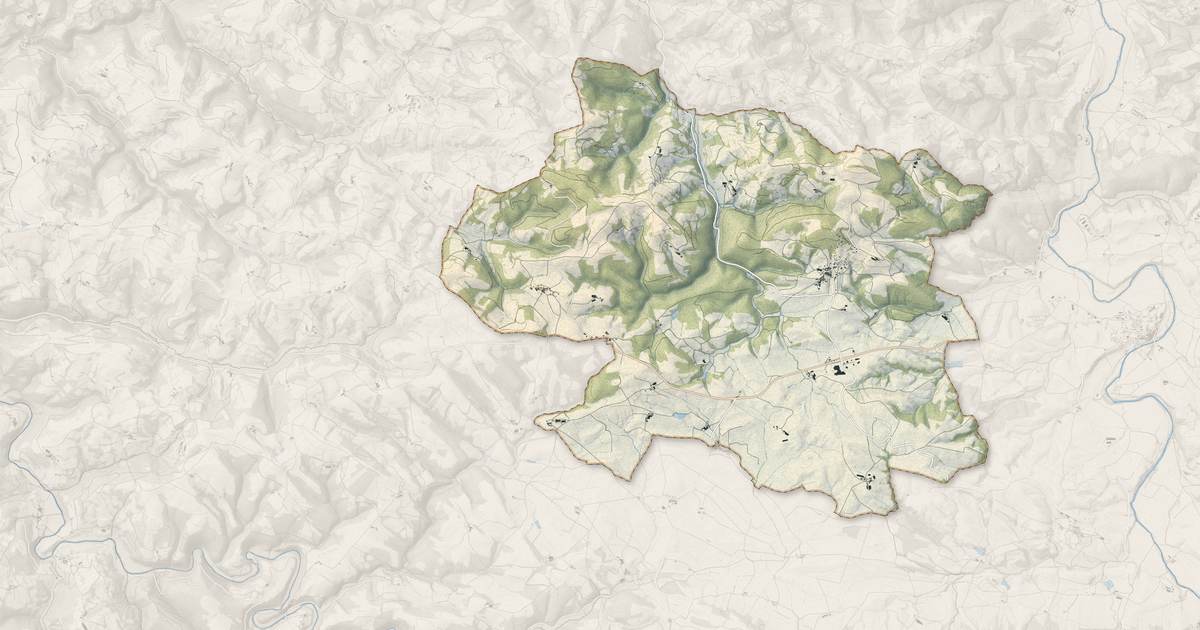 Portrait cartographique de Rebourguil : relief, eau, forêts, bâti et voies, calculés à partir des données de l'IGN