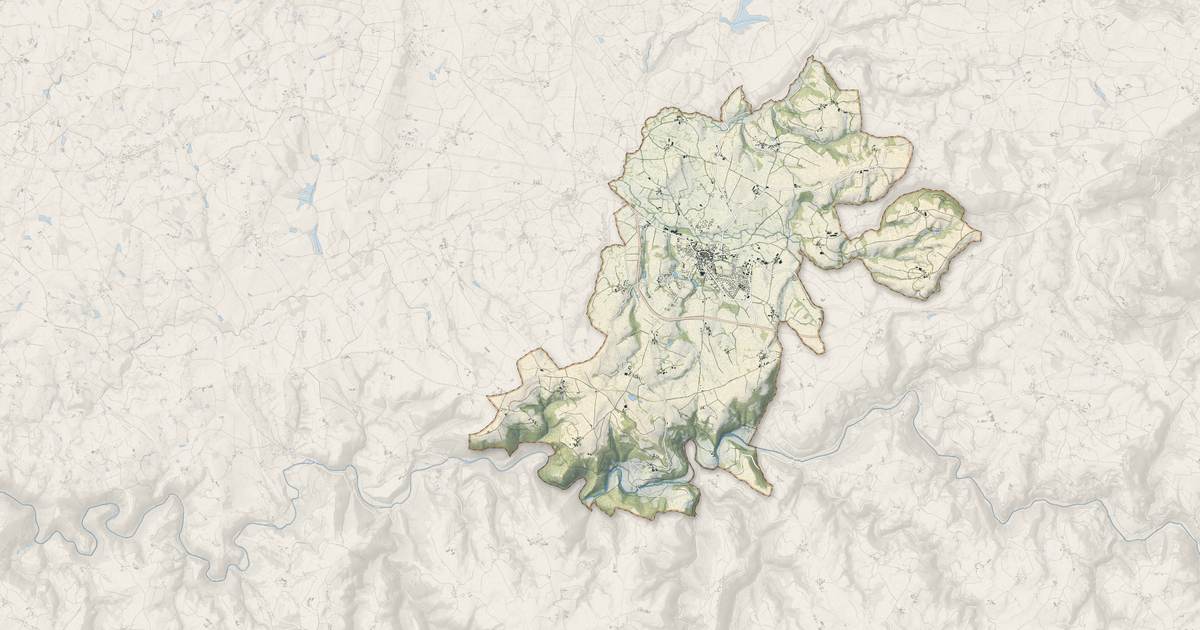 Portrait cartographique de Rignac : relief, eau, forêts, bâti et voies, calculés à partir des données de l'IGN