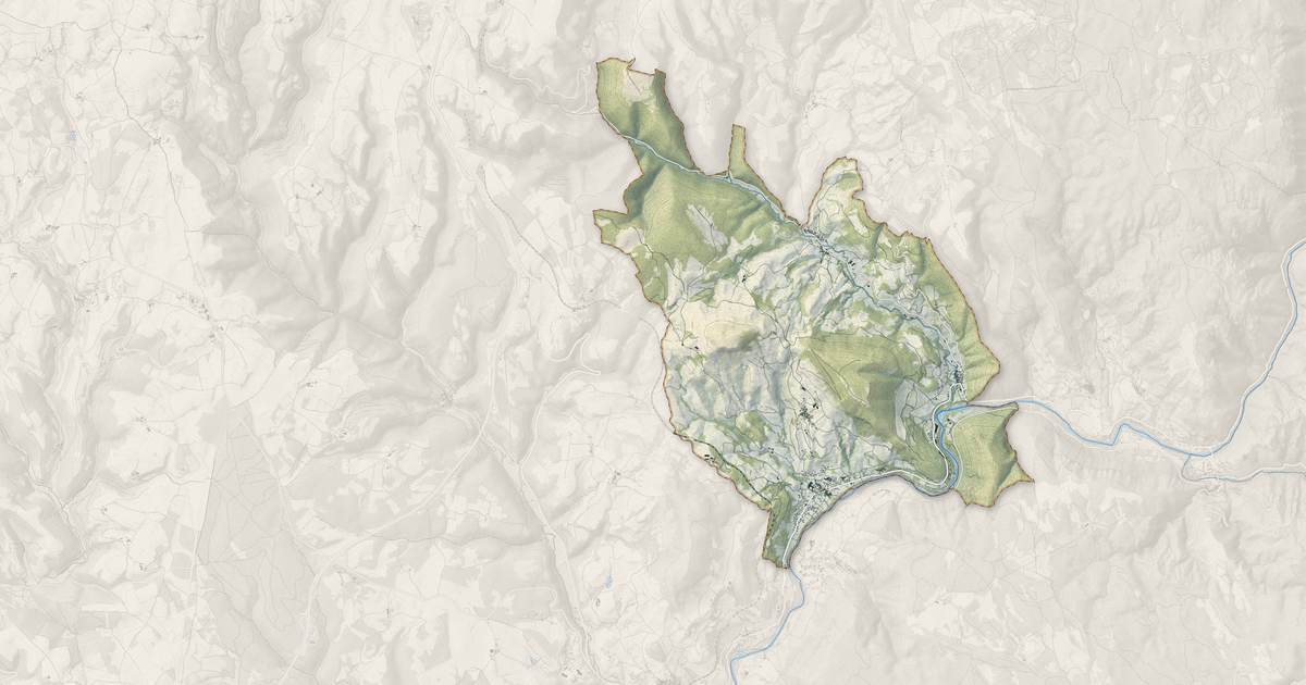 Portrait cartographique de Rivière-sur-Tarn : relief, eau, forêts, bâti et voies, calculés à partir des données de l'IGN