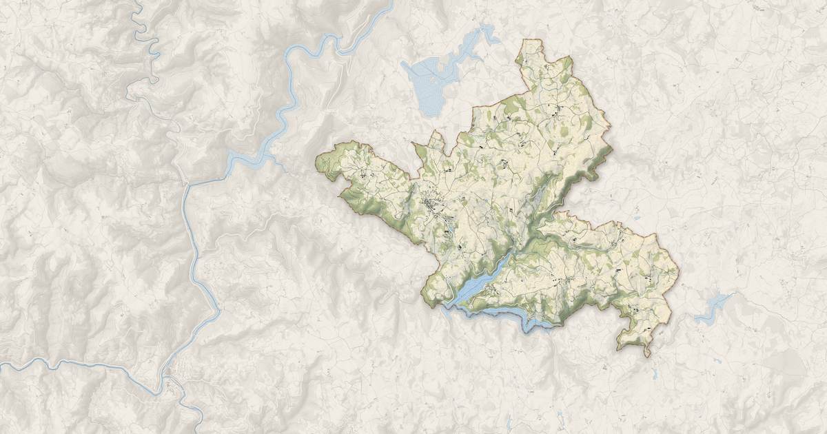 Portrait cartographique de Saint-Amans-des-Cots : relief, eau, forêts, bâti et voies, calculés à partir des données de l'IGN