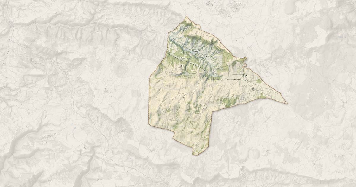 Portrait cartographique de Sainte-Eulalie-de-Cernon : relief, eau, forêts, bâti et voies, calculés à partir des données de l'IGN