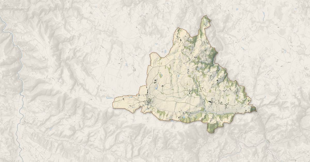 Portrait cartographique de Saint-Félix-de-Lunel : relief, eau, forêts, bâti et voies, calculés à partir des données de l'IGN