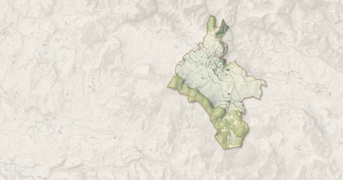 Portrait cartographique de Saint-Martin-de-Lenne : relief, eau, forêts, bâti et voies, calculés à partir des données de l'IGN