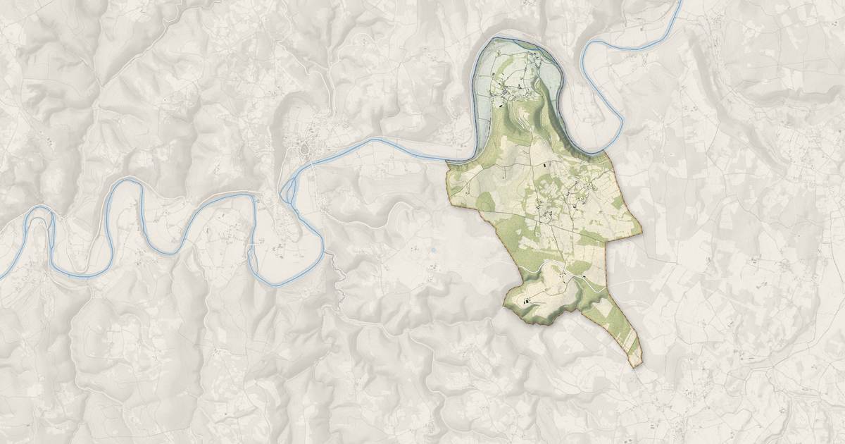 Portrait cartographique de Saujac : relief, eau, forêts, bâti et voies, calculés à partir des données de l'IGN