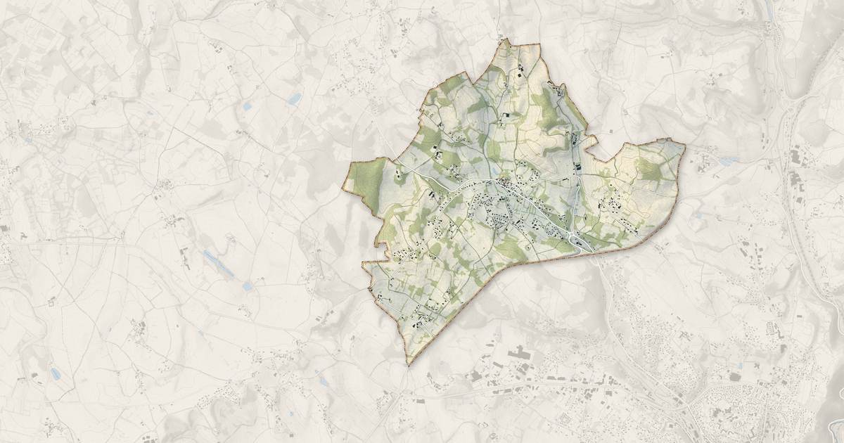Portrait cartographique de Toulonjac : relief, eau, forêts, bâti et voies, calculés à partir des données de l'IGN
