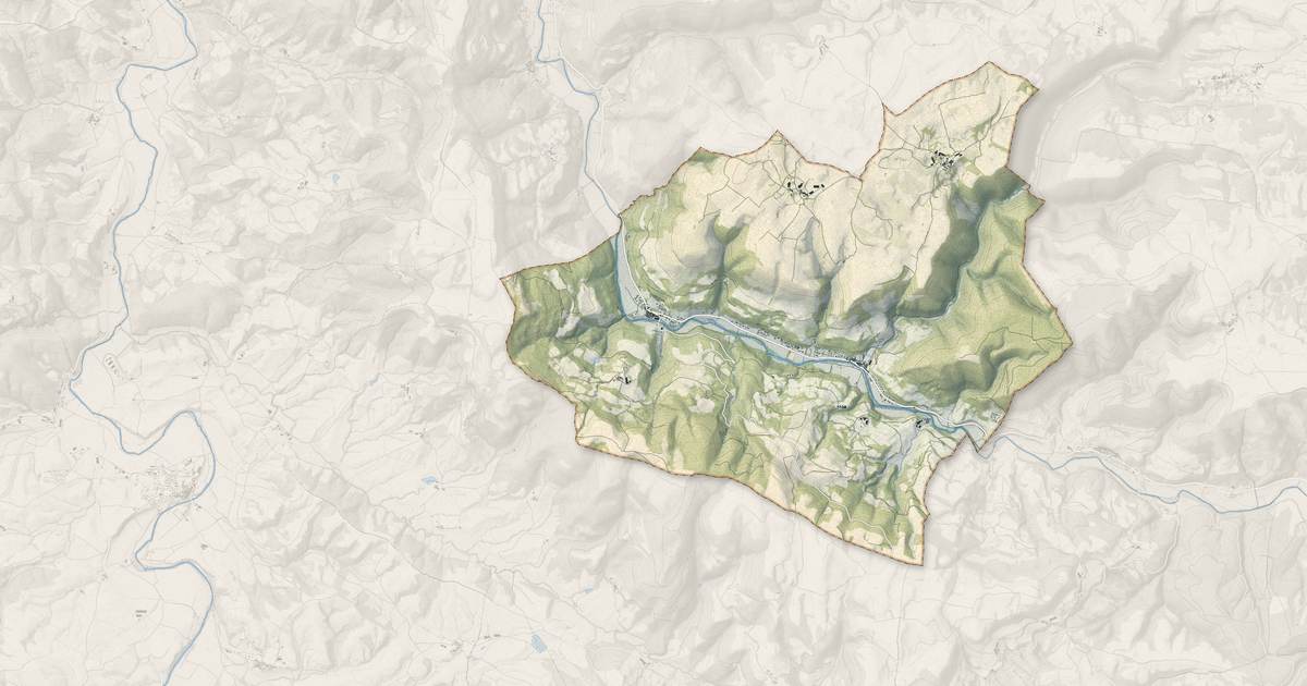 Portrait cartographique de Versols-et-Lapeyre : relief, eau, forêts, bâti et voies, calculés à partir des données de l'IGN