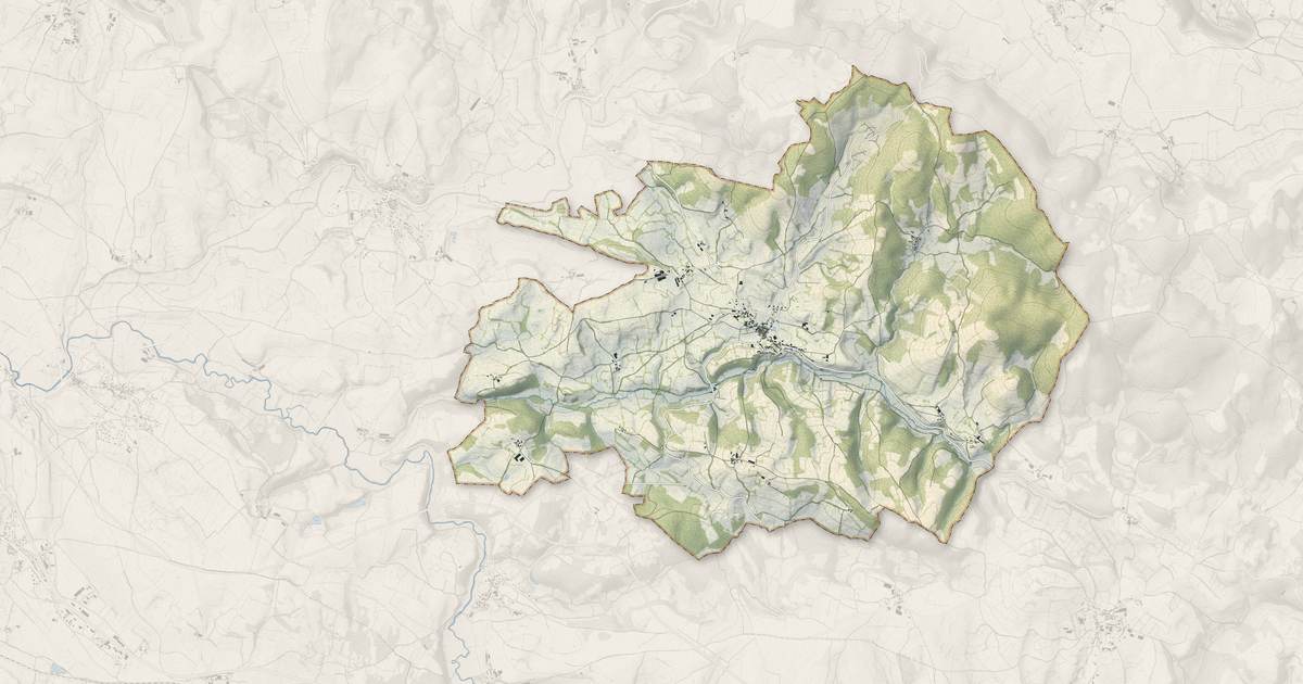 Portrait cartographique de Vimenet : relief, eau, forêts, bâti et voies, calculés à partir des données de l'IGN