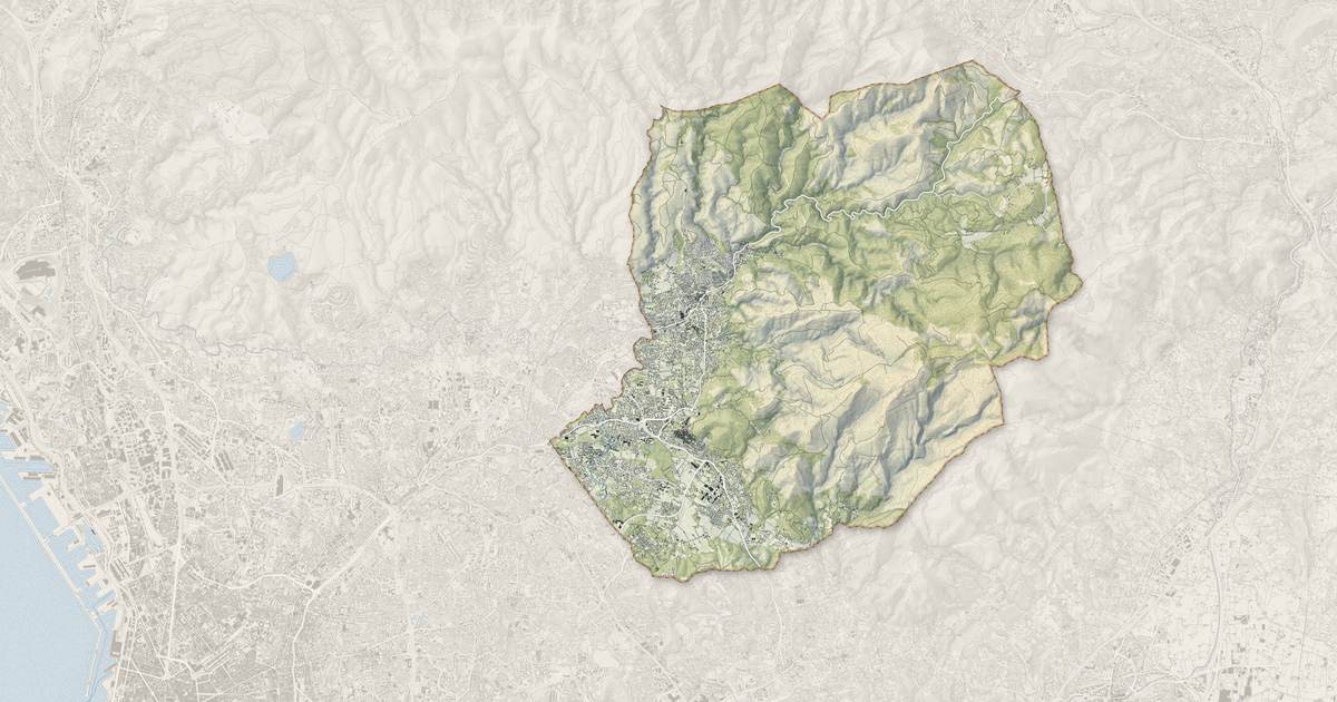 Portrait cartographique de Allauch : relief, eau, forêts, bâti et voies, calculés à partir des données de l'IGN