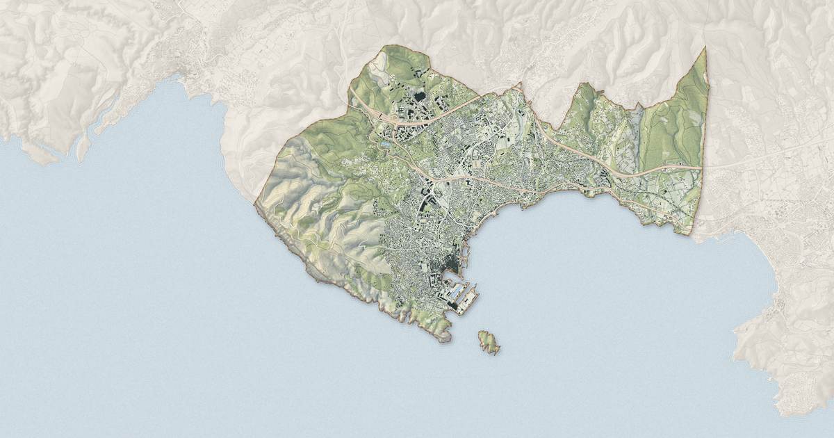 Portrait cartographique de La Ciotat : relief, eau, forêts, bâti et voies, calculés à partir des données de l'IGN