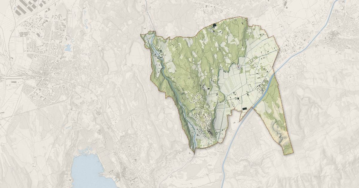 Portrait cartographique de Cornillon-Confoux : relief, eau, forêts, bâti et voies, calculés à partir des données de l'IGN