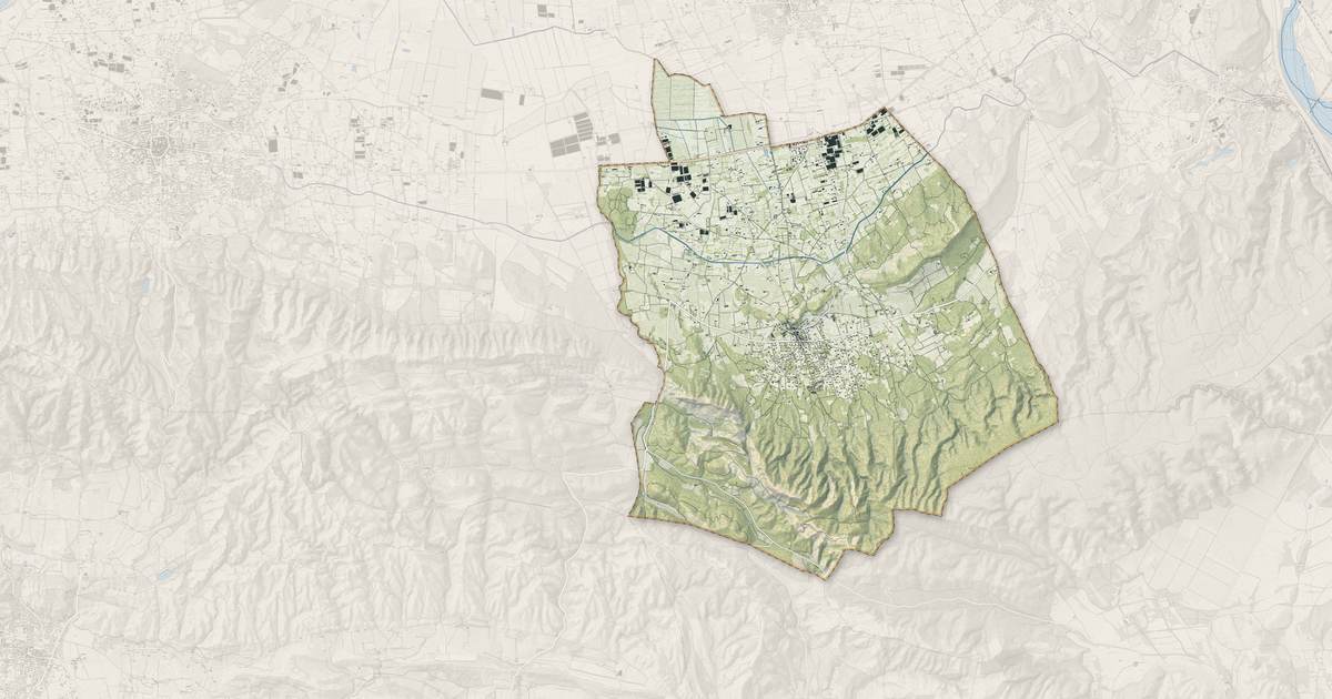 Portrait cartographique de Eygalières : relief, eau, forêts, bâti et voies, calculés à partir des données de l'IGN