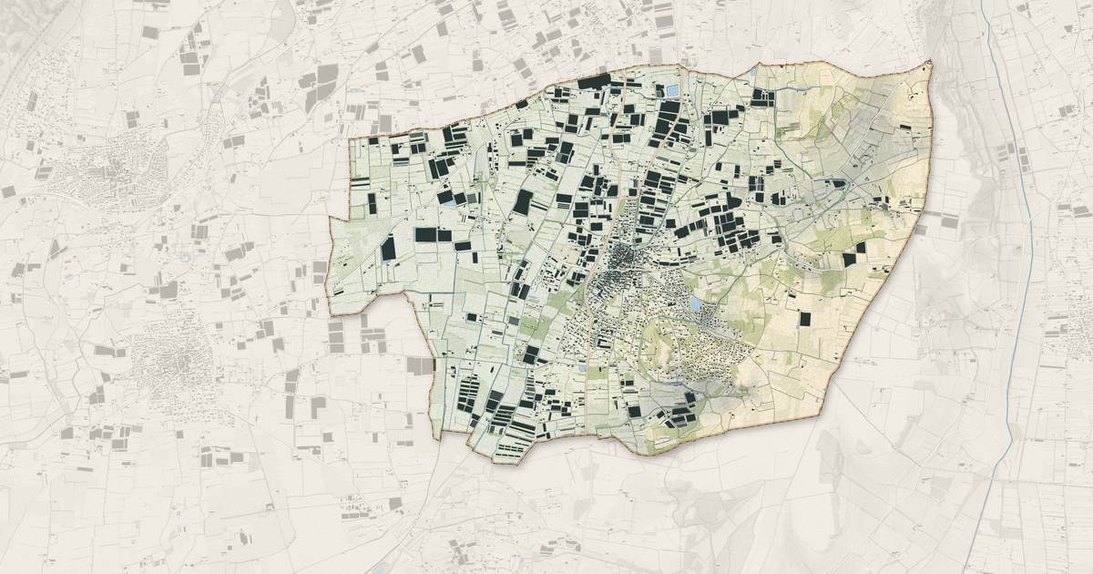 Portrait cartographique de Eyragues : relief, eau, forêts, bâti et voies, calculés à partir des données de l'IGN
