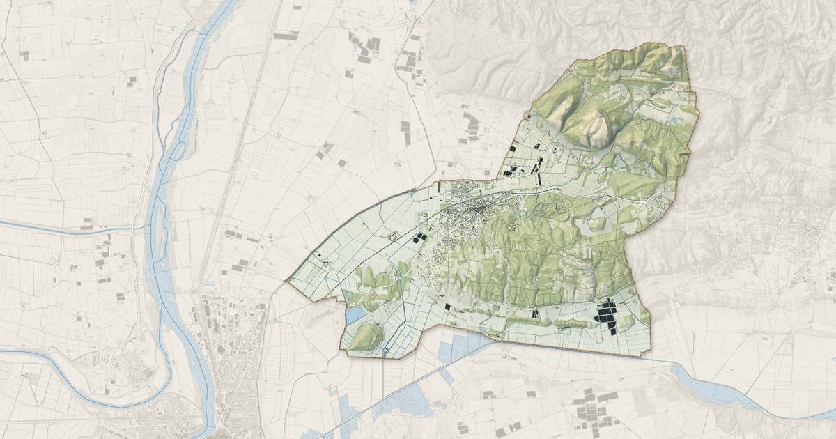 Portrait cartographique de Fontvieille : relief, eau, forêts, bâti et voies, calculés à partir des données de l'IGN