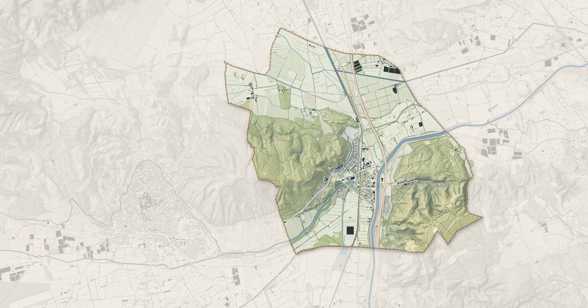 Portrait cartographique de Lamanon : relief, eau, forêts, bâti et voies, calculés à partir des données de l'IGN