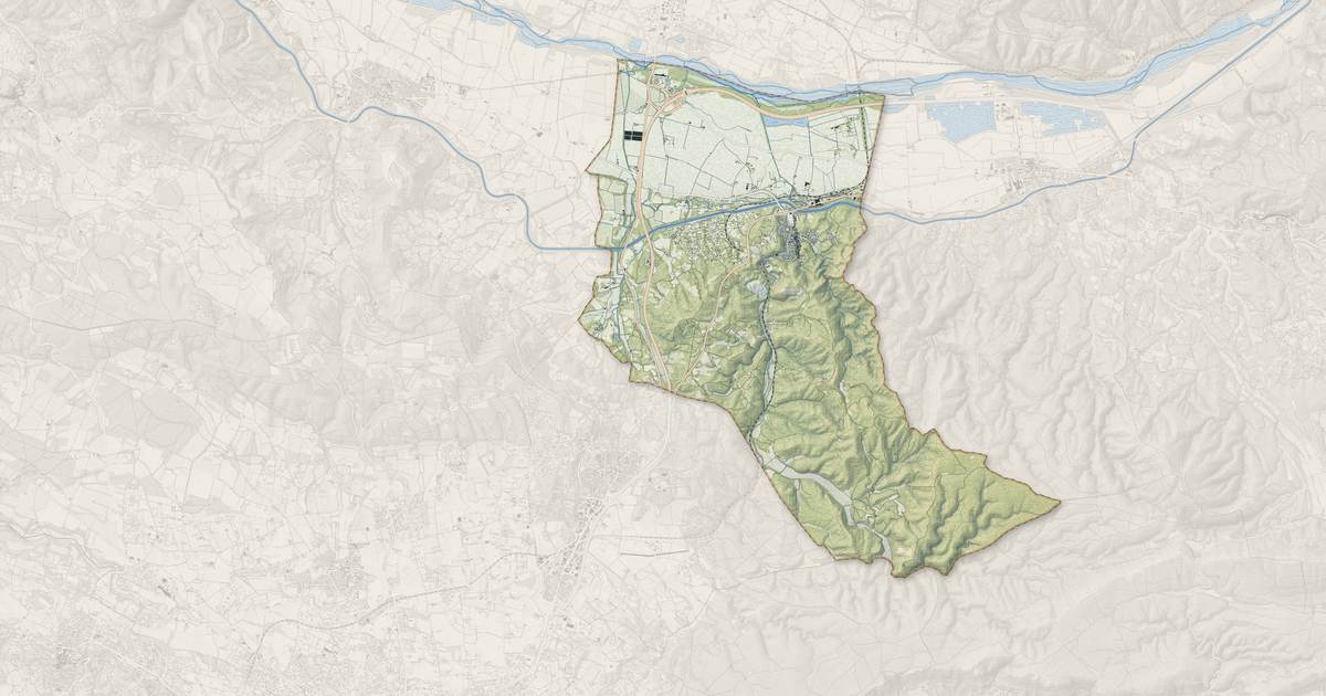 Portrait cartographique de Meyrargues : relief, eau, forêts, bâti et voies, calculés à partir des données de l'IGN