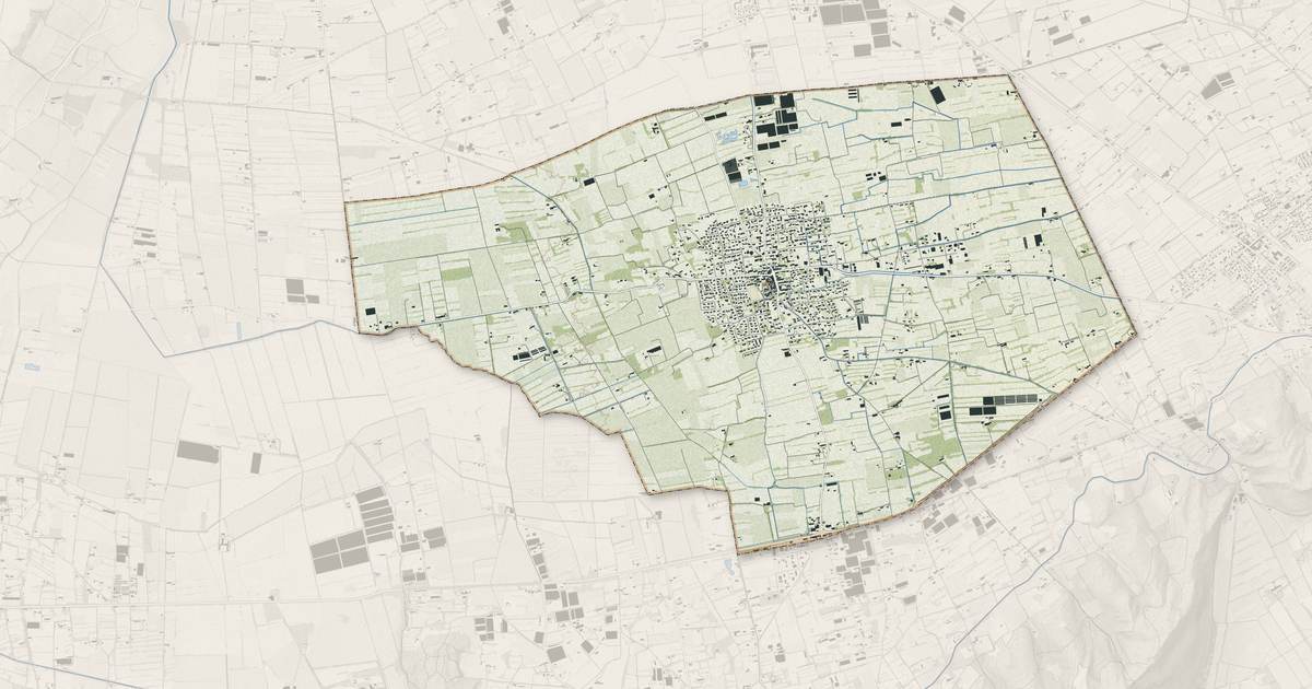 Portrait cartographique de Mollégès : relief, eau, forêts, bâti et voies, calculés à partir des données de l'IGN