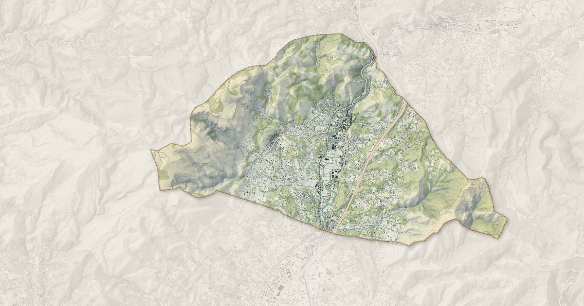 Portrait cartographique de Roquevaire : relief, eau, forêts, bâti et voies, calculés à partir des données de l'IGN