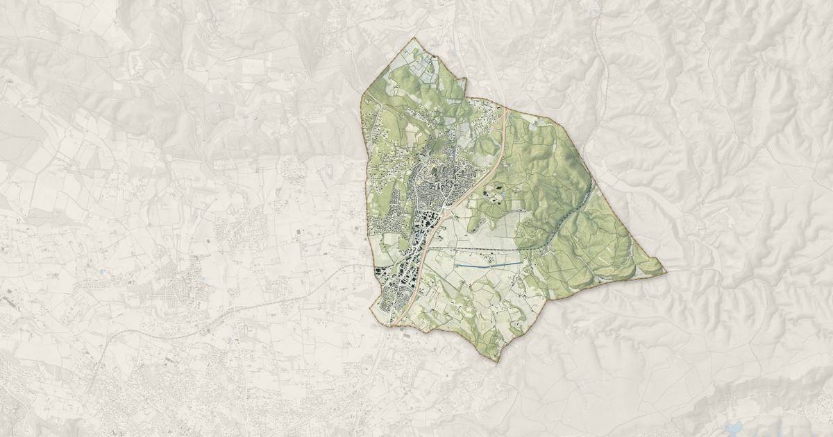 Portrait cartographique de Venelles : relief, eau, forêts, bâti et voies, calculés à partir des données de l'IGN