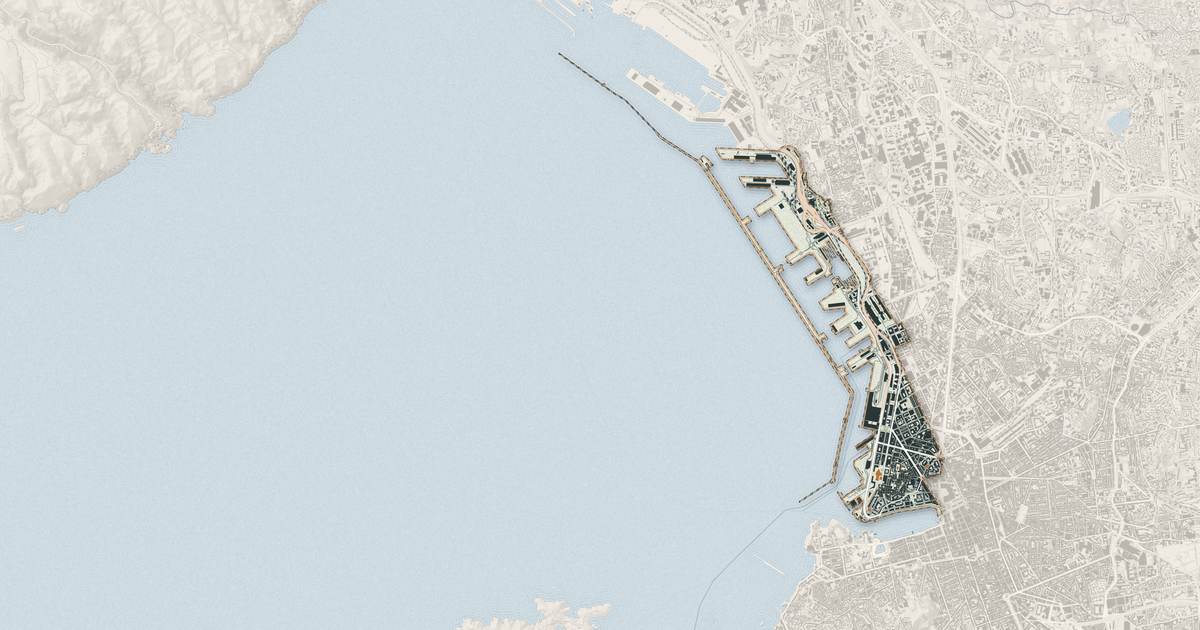 Portrait cartographique de Marseille 2e Arrondissement : relief, eau, forêts, bâti et voies, calculés à partir des données de l'IGN