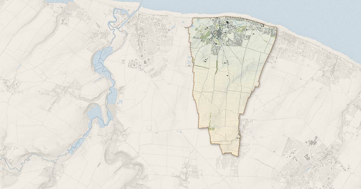 Portrait cartographique de Bernières-sur-Mer : relief, eau, forêts, bâti et voies, calculés à partir des données de l'IGN