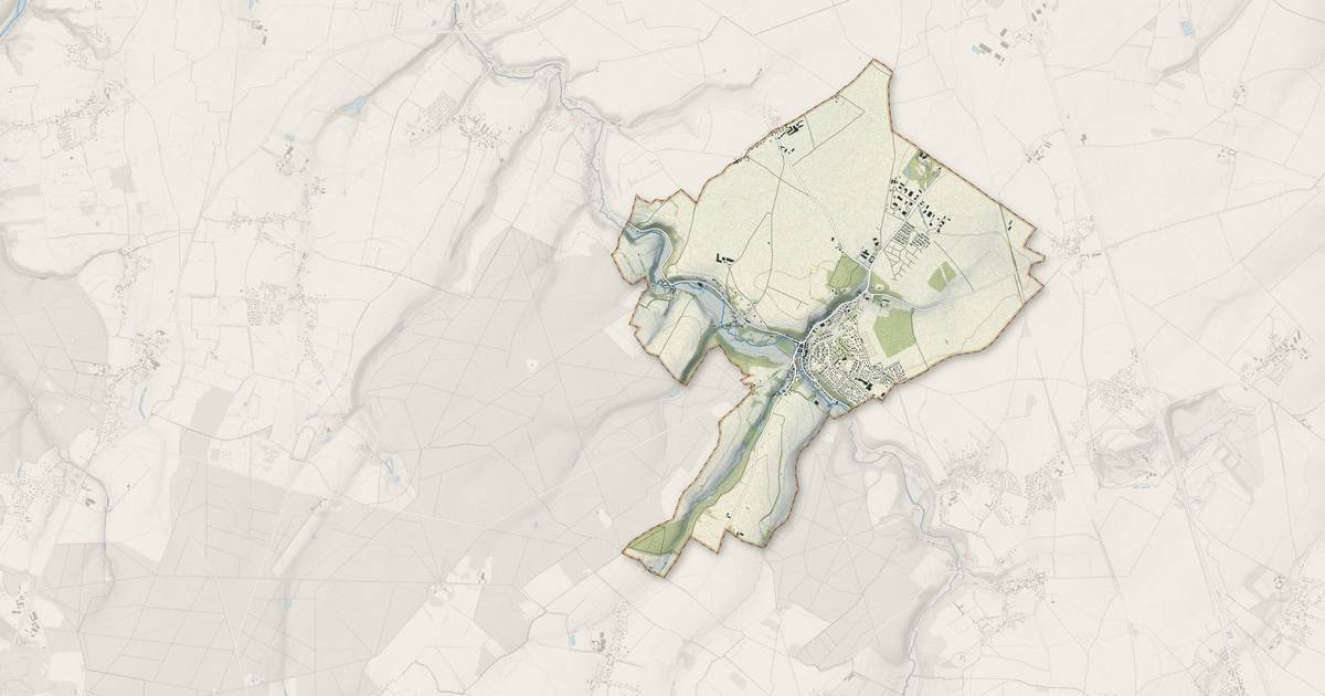 Portrait cartographique de Bretteville-sur-Laize : relief, eau, forêts, bâti et voies, calculés à partir des données de l'IGN